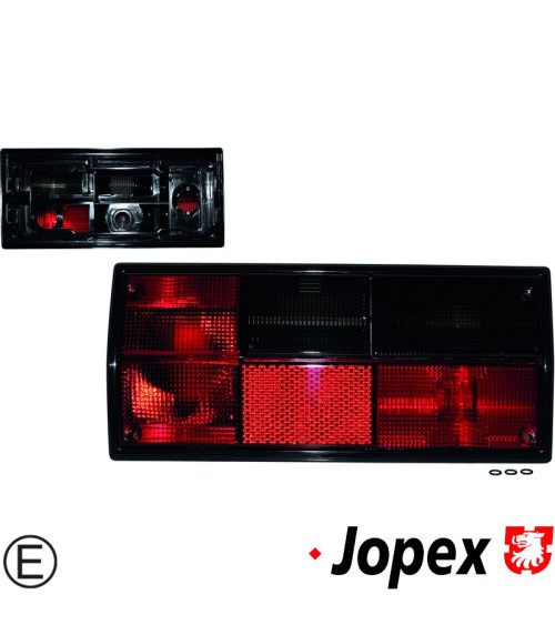 Lampa tylna ze szkłem czerwonym/przyciemnianym (smoked)