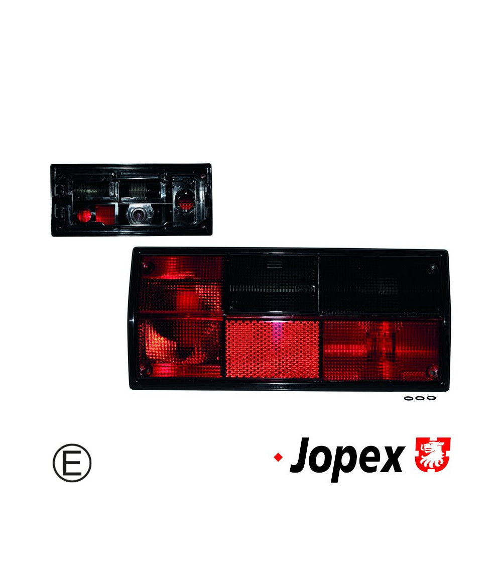 Lampa tylna ze szkłem czerwonym/przyciemnianym (smoked)